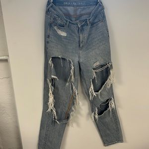 AMERICAN EAGLE EXTREMELY RIPPED BAGGY JEANS 👖